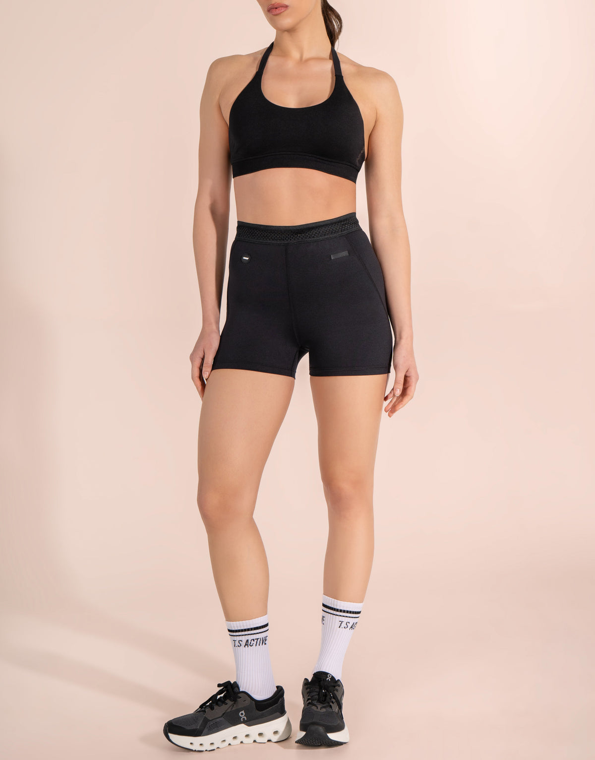 NOVA BLACK SHORT