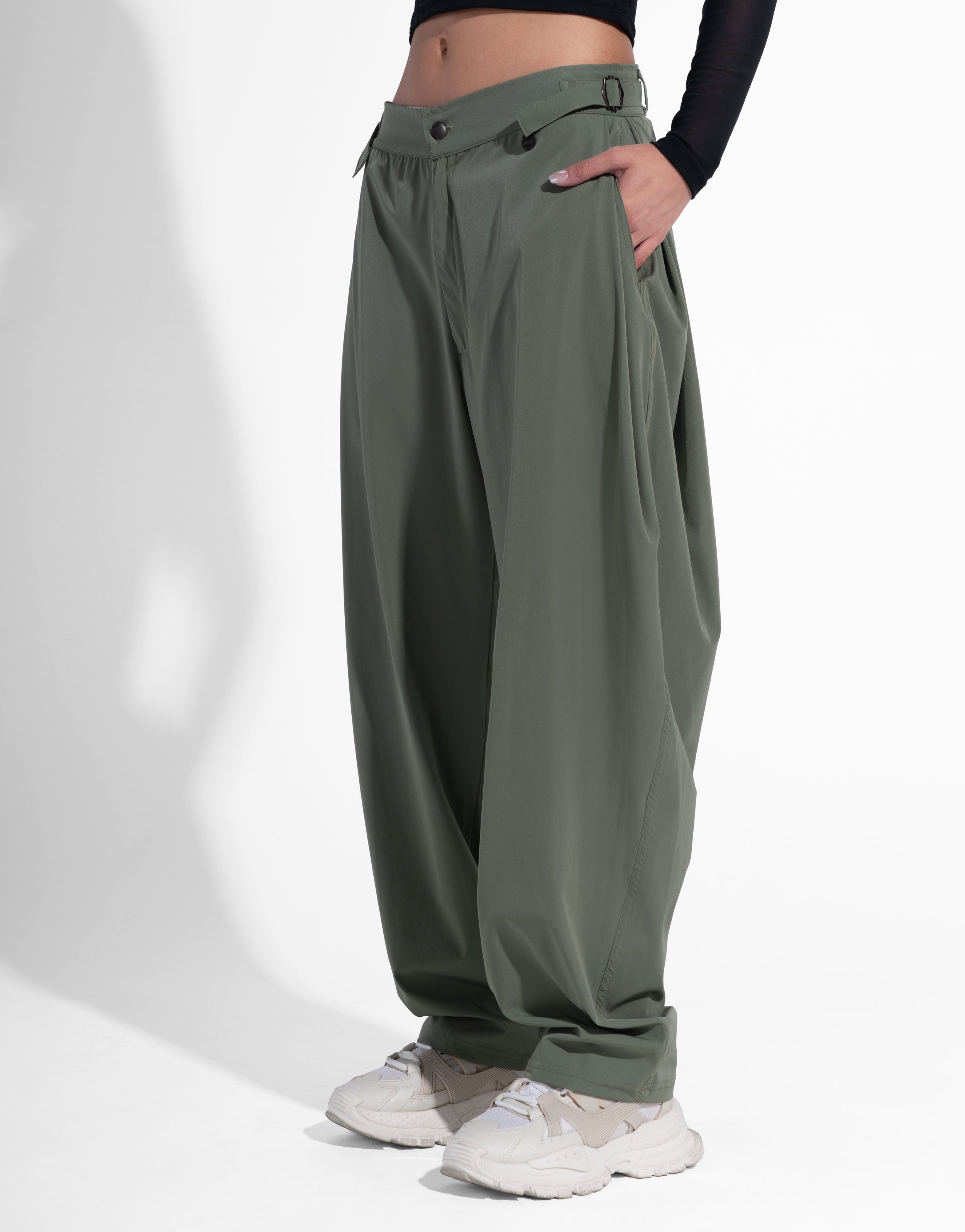 BAGGY OLIVE JOGGER