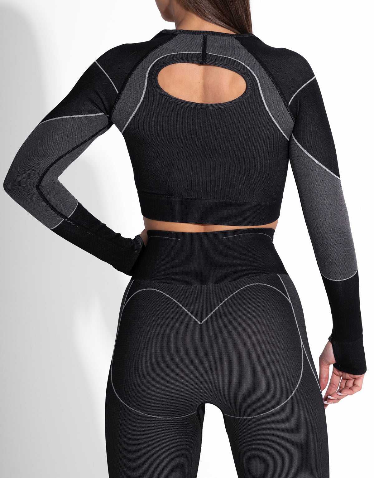 PACE LINES BLACK SEAMLESS TOP