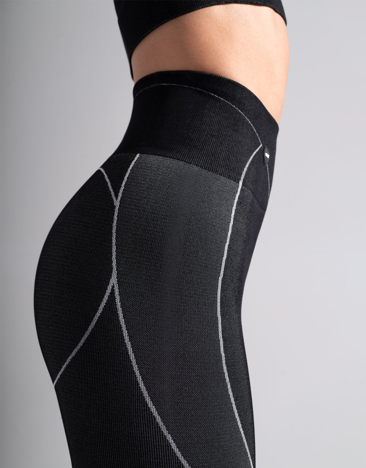 PACE LINES BLACK SEAMLESS