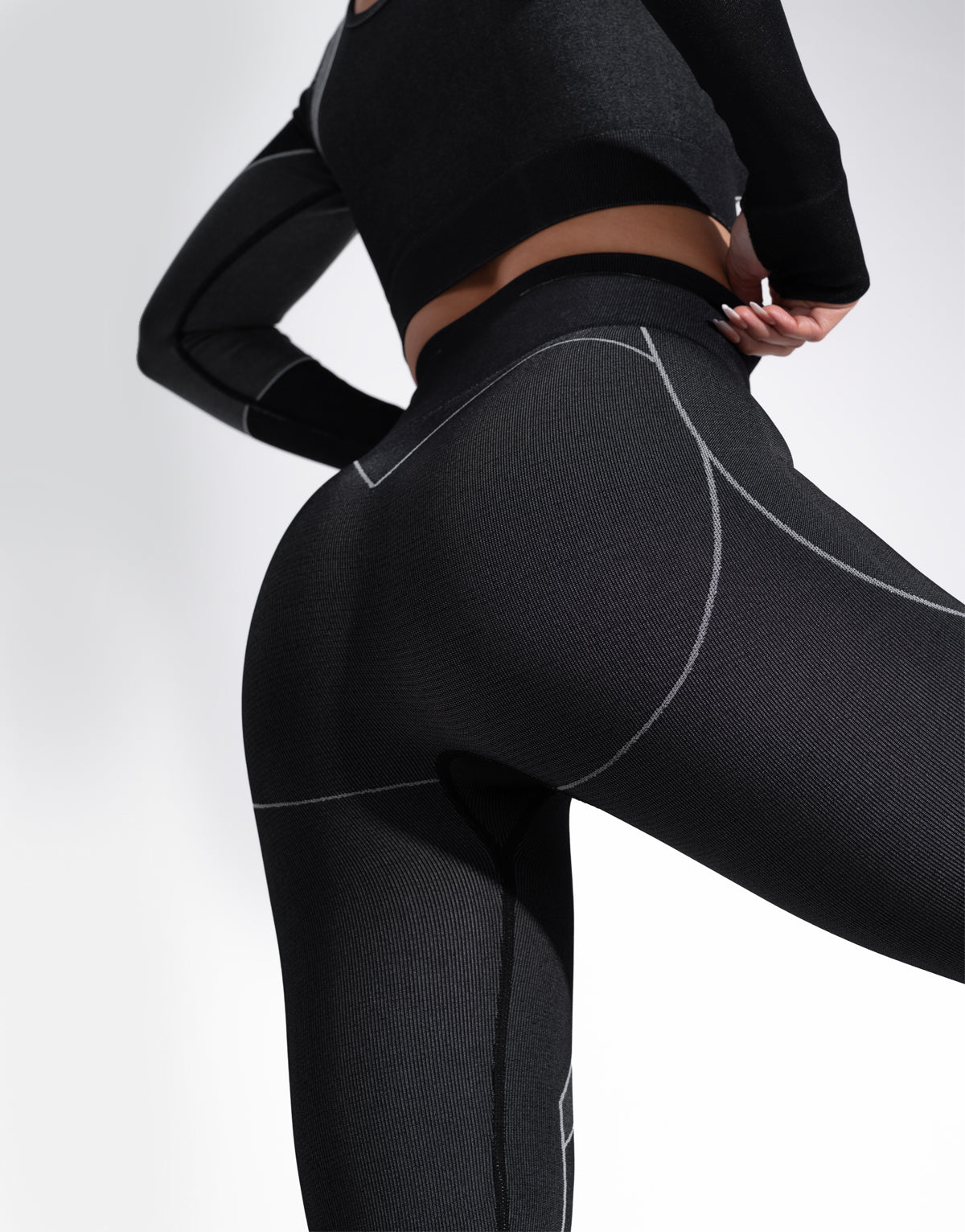 PACE LINES BLACK SEAMLESS