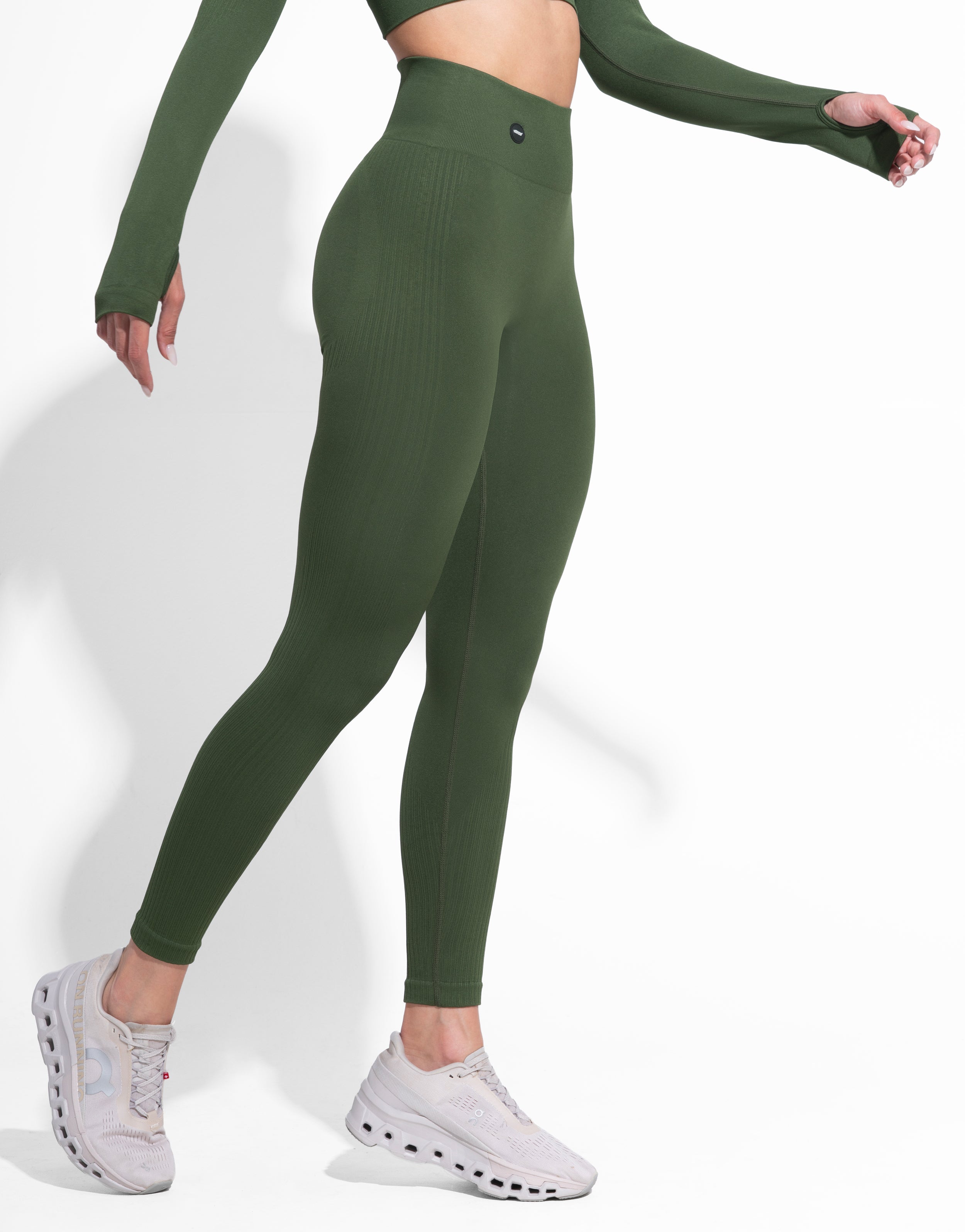 MOTION OLIVE SEAMLESS