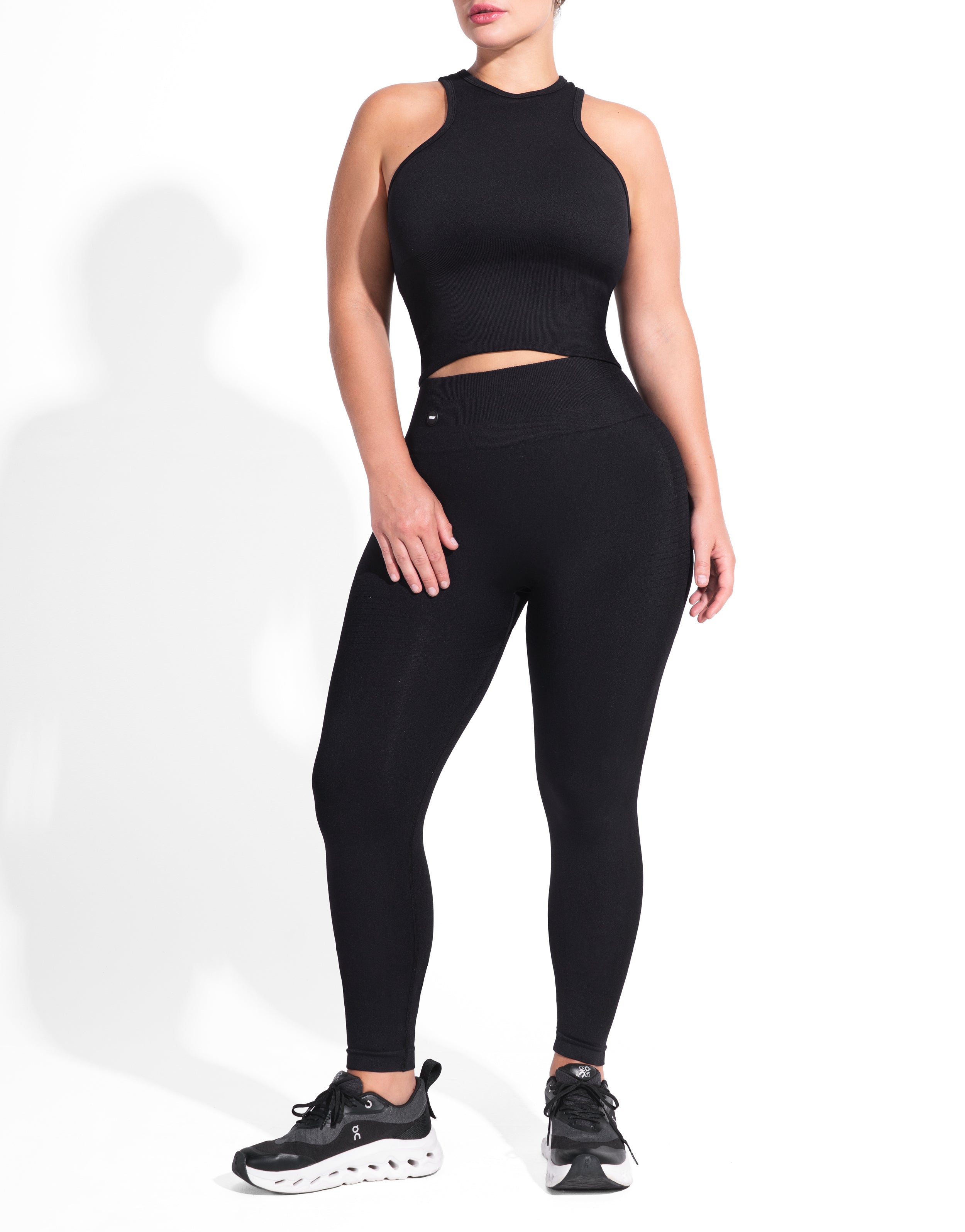 BASIC BLACK TOP SEAMLESS