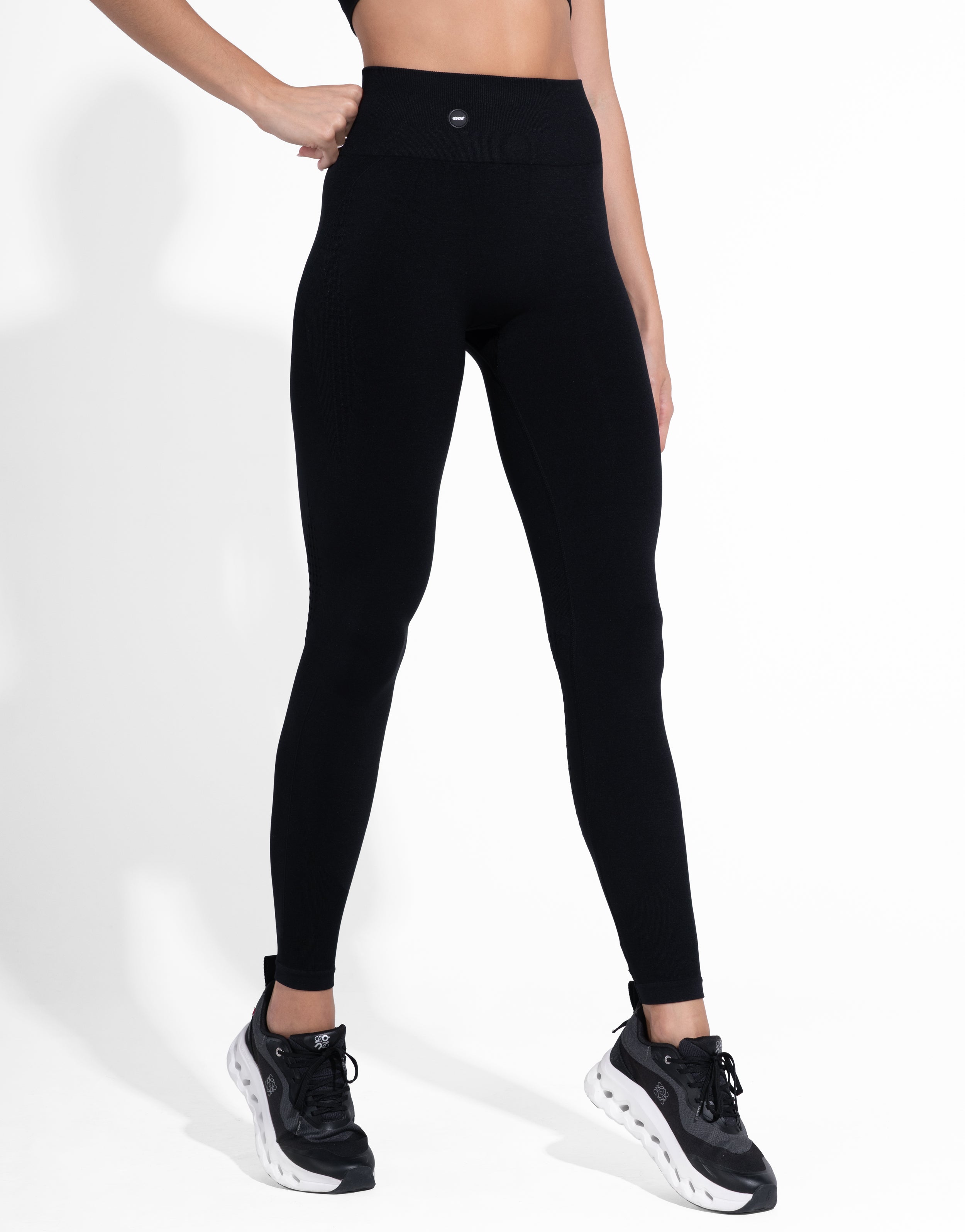 FADE BLACK SEAMLESS