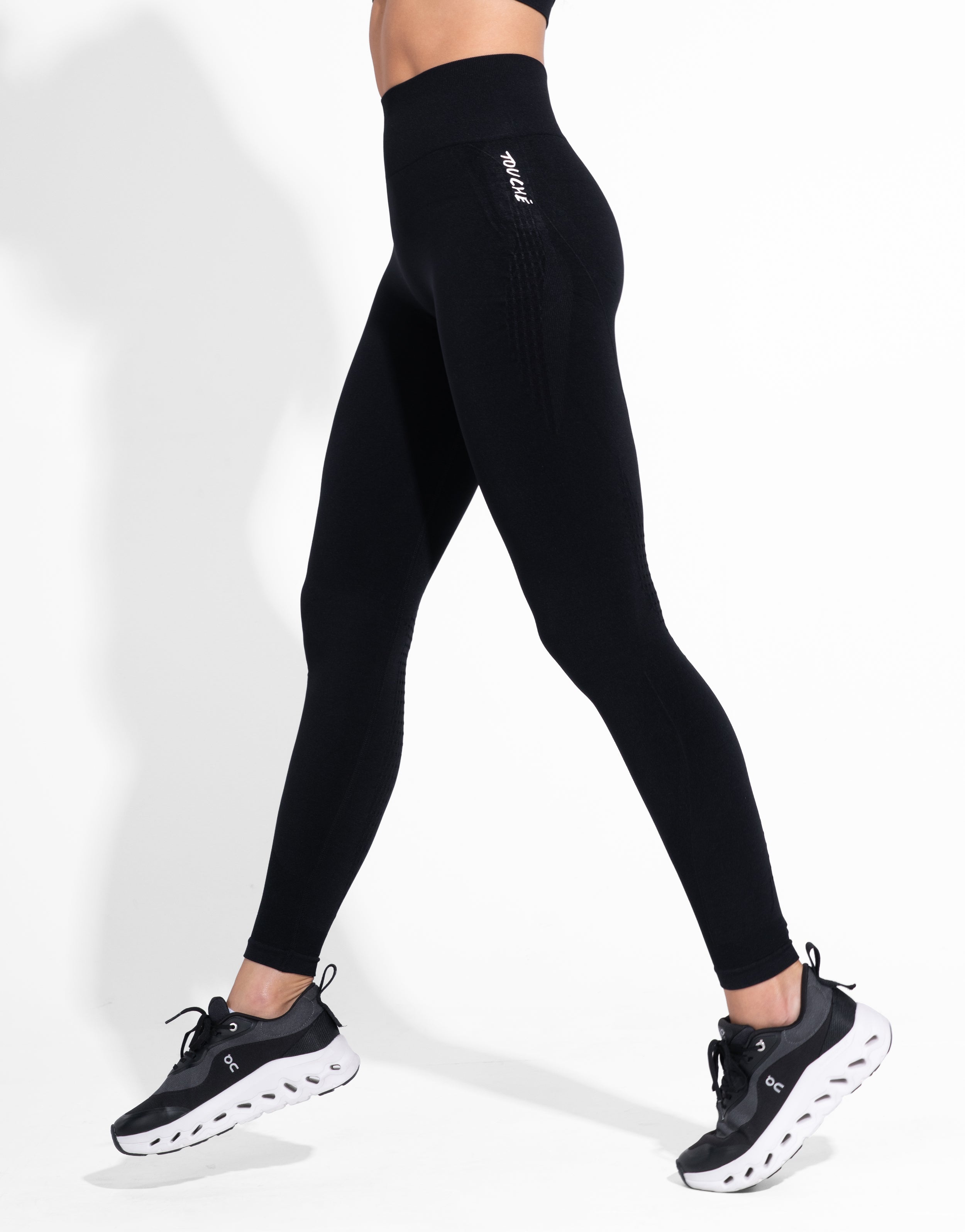 FADE BLACK SEAMLESS