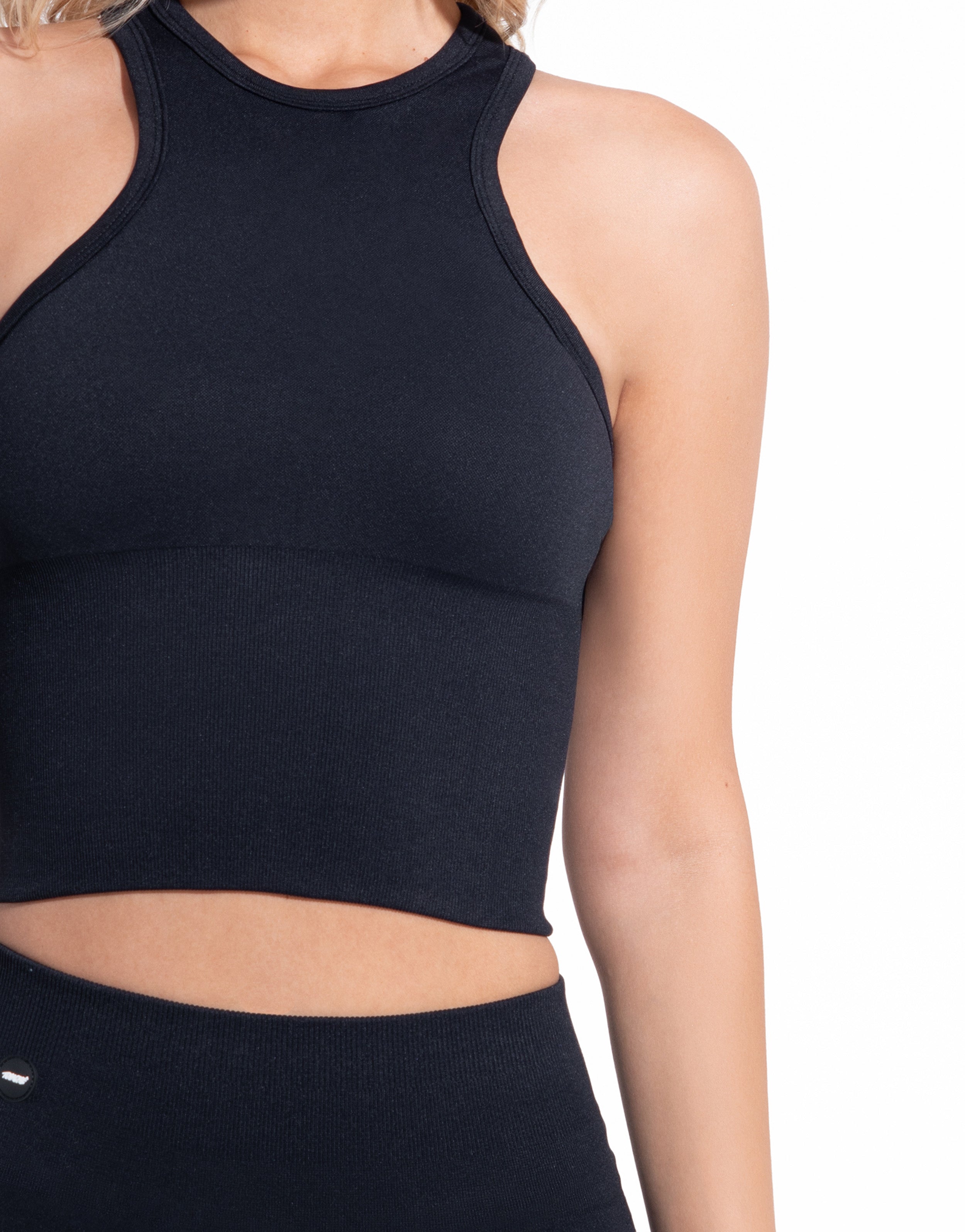 BASIC BLACK TOP SEAMLESS