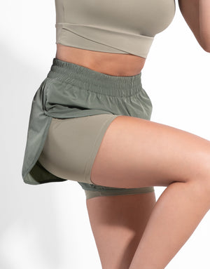 RUNNING OLIVE SHORT