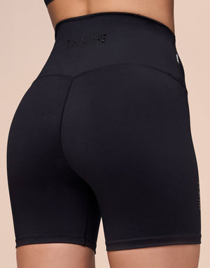 BLACK POINT SHORT
