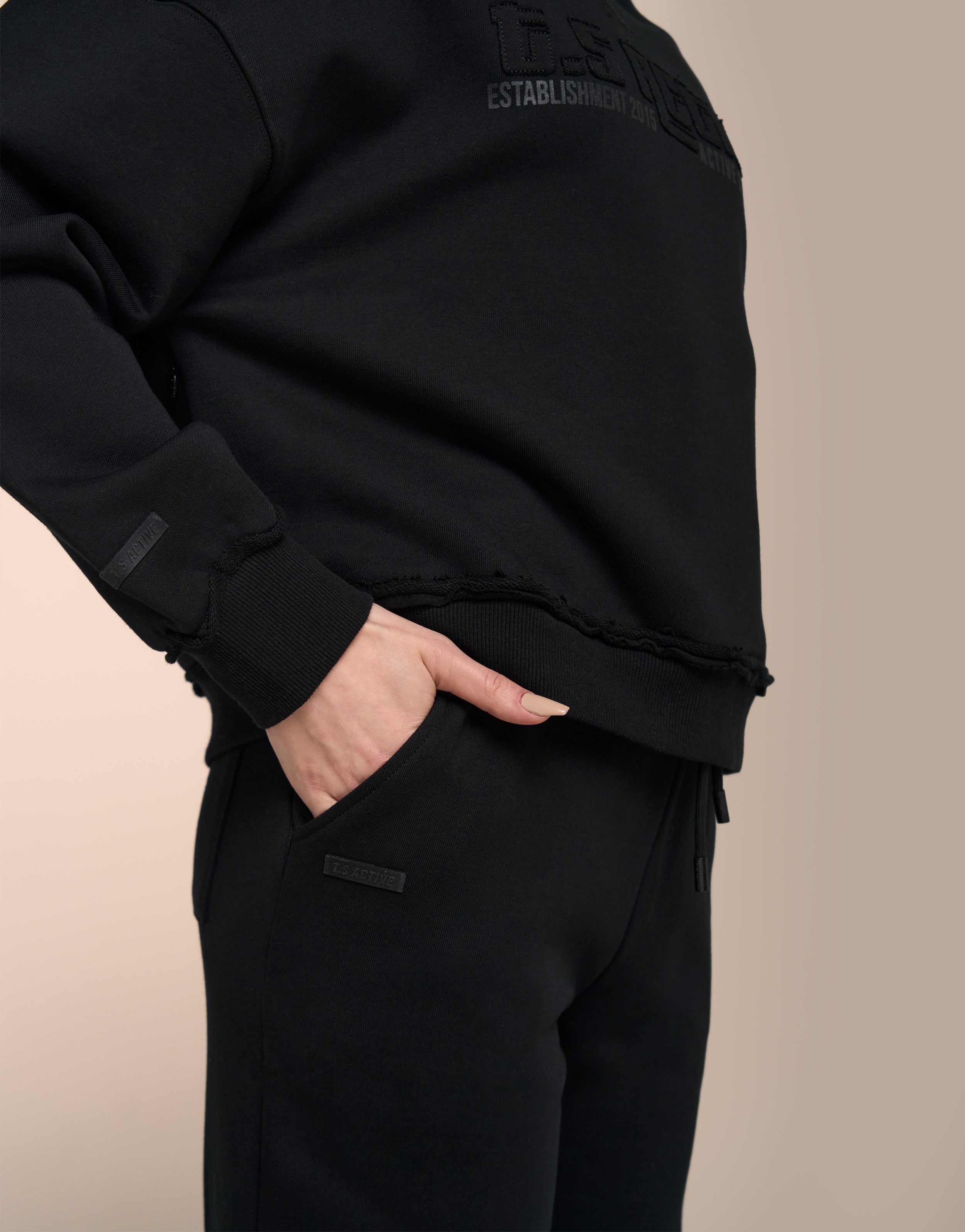COLUMBIA BLACK HOODIE