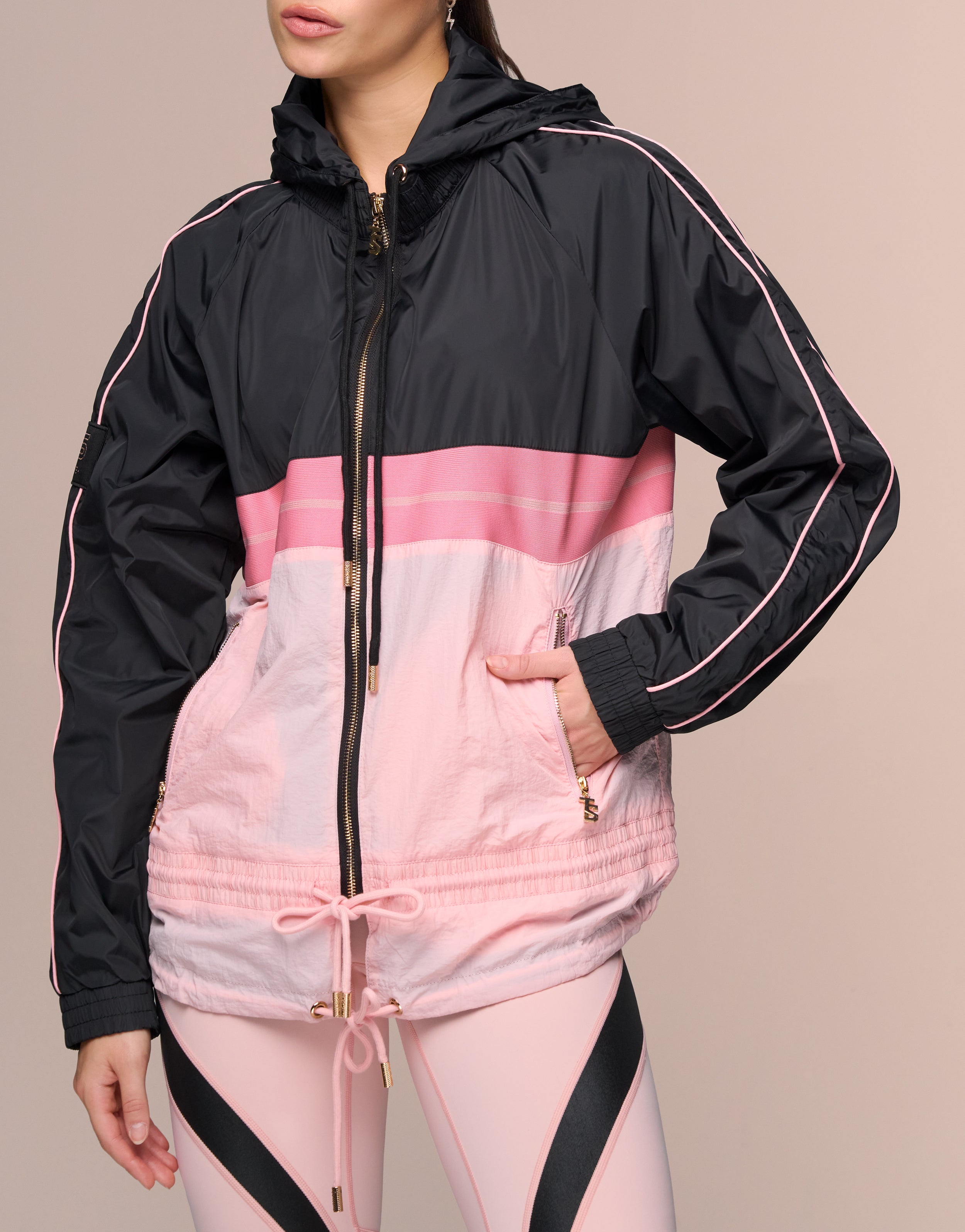 BARRE ROSE WINDBREAK