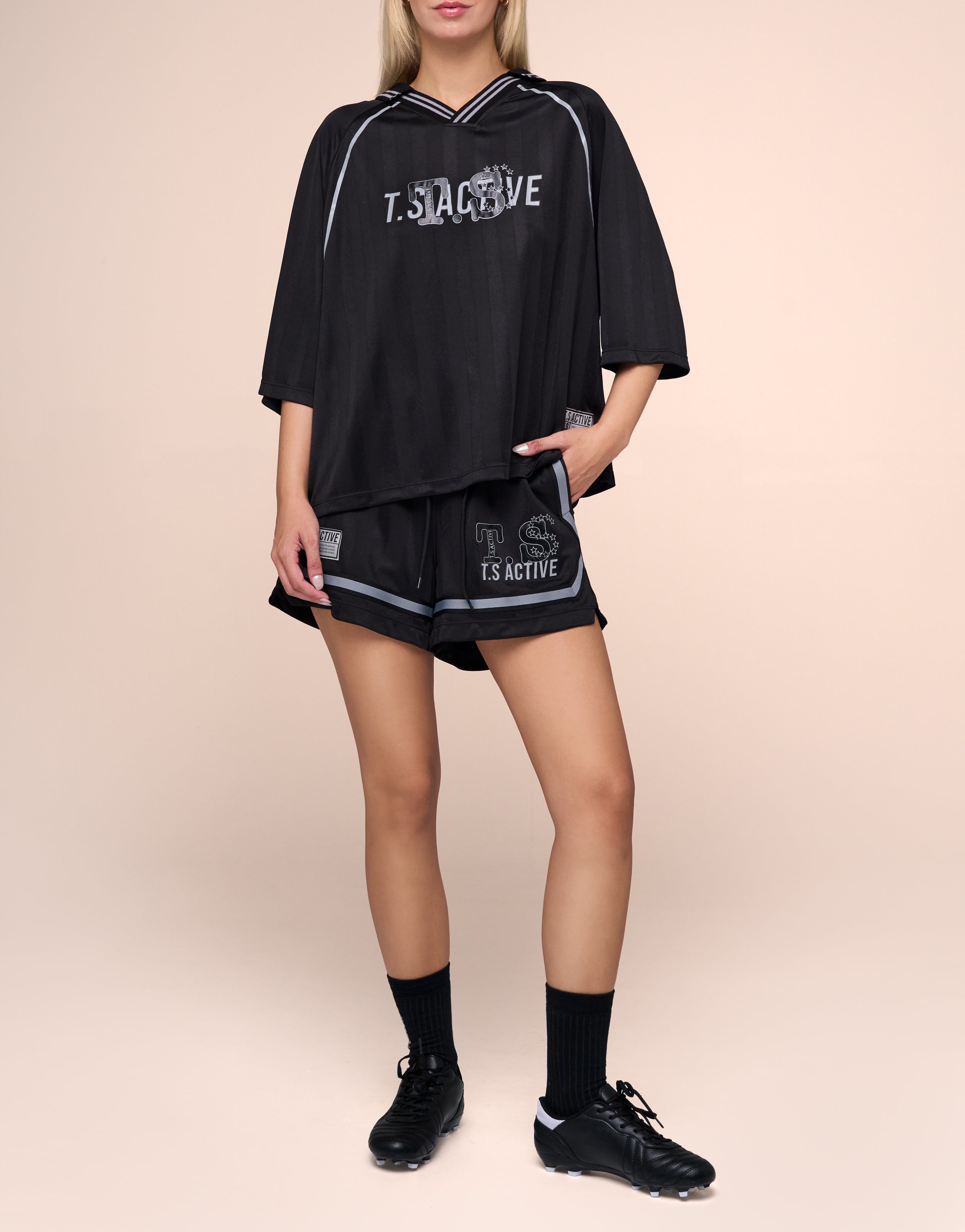 CHAMPION BLACK TEE