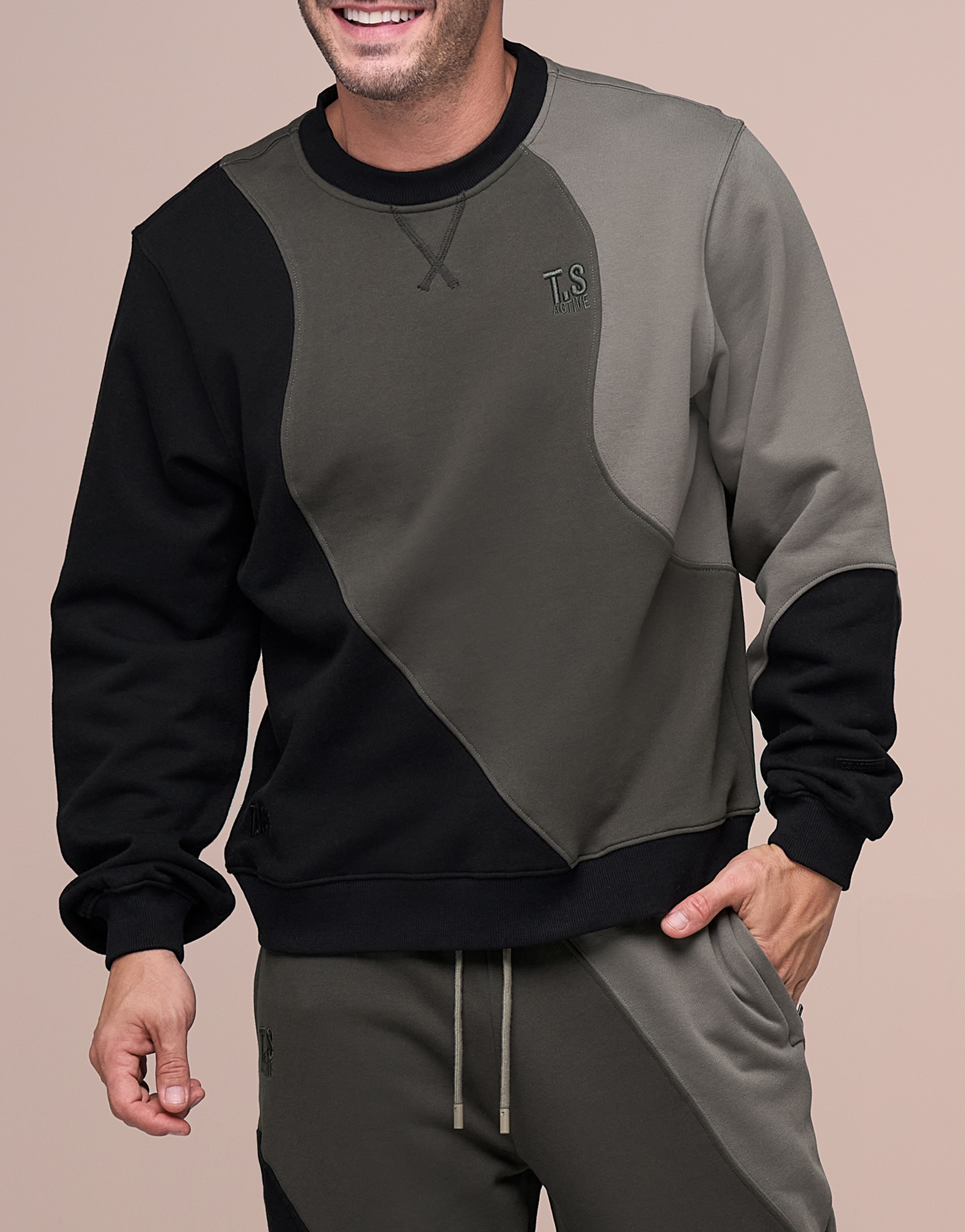 CLOUD BLACK SWEAT