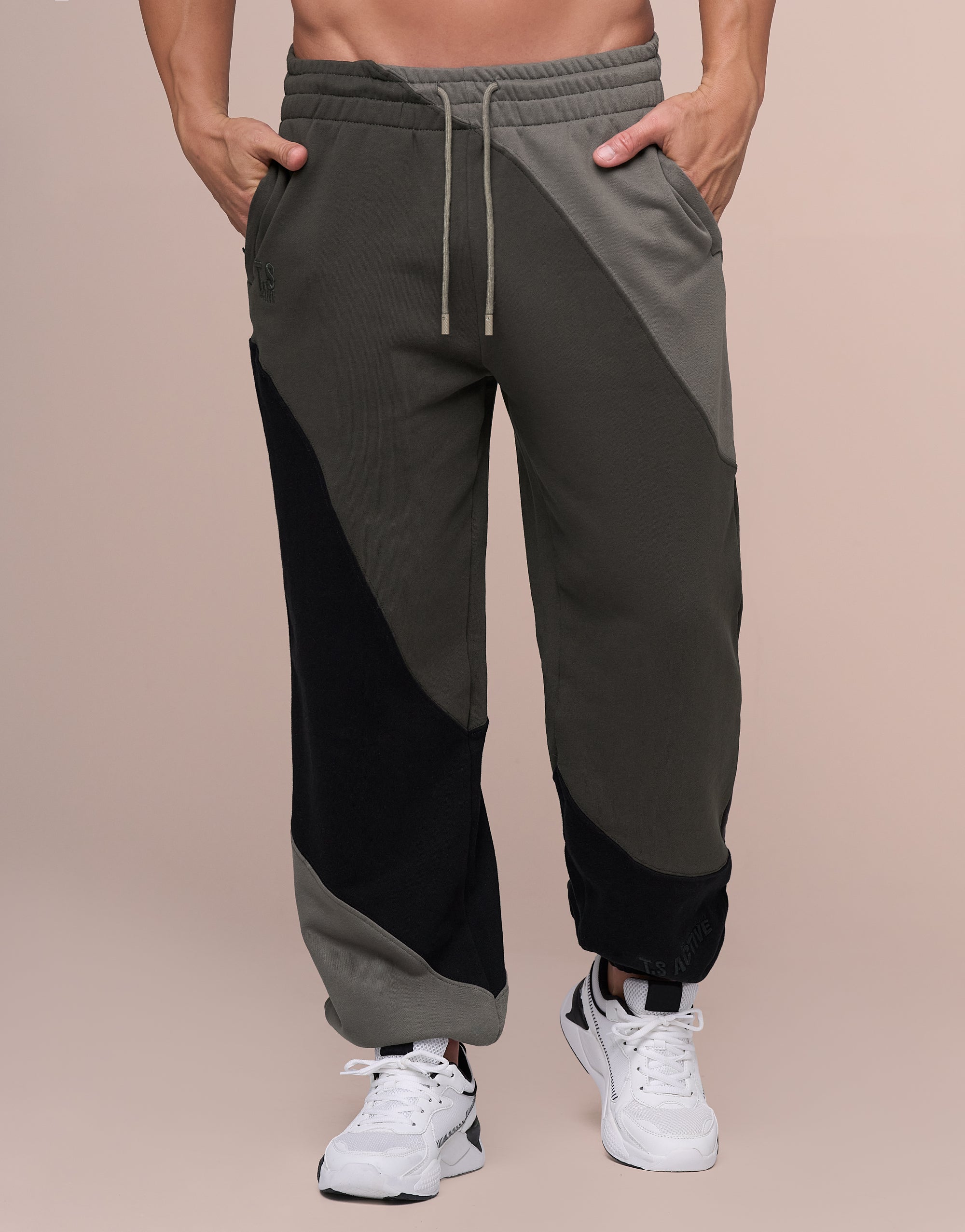 CLOUD BLACK JOGGER