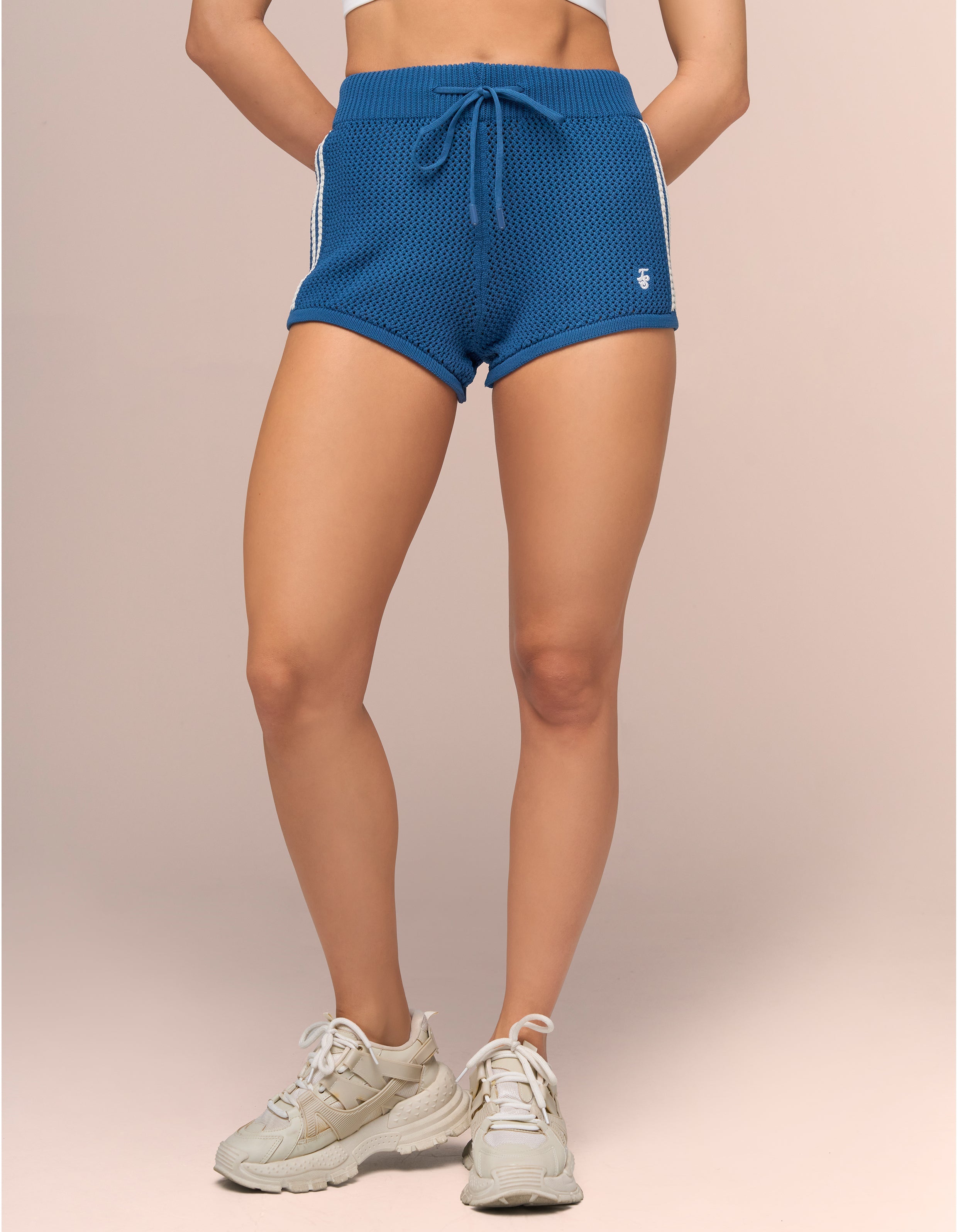 CROCHET BLUE SHORT