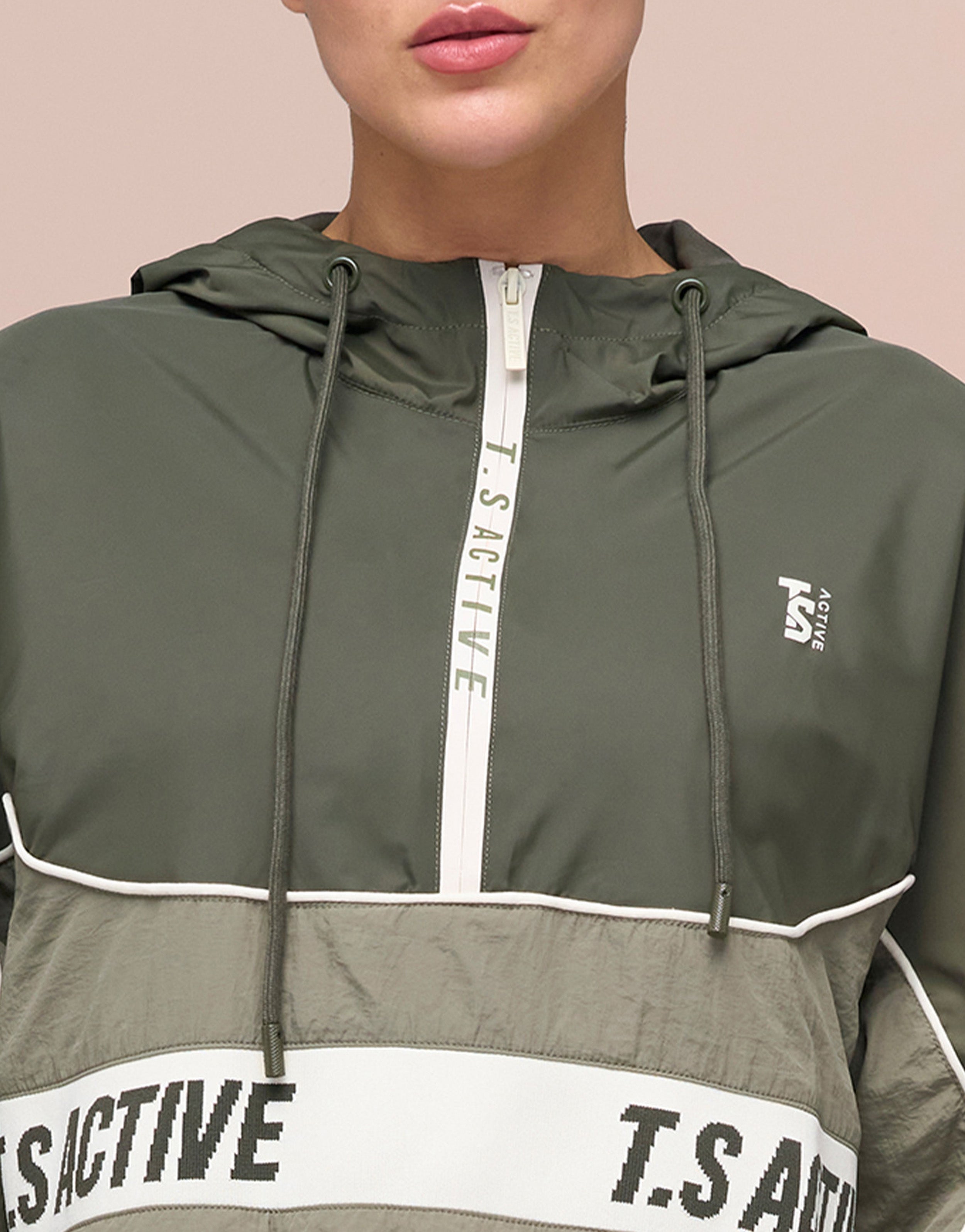 INDY OLIVE WINDBREAK