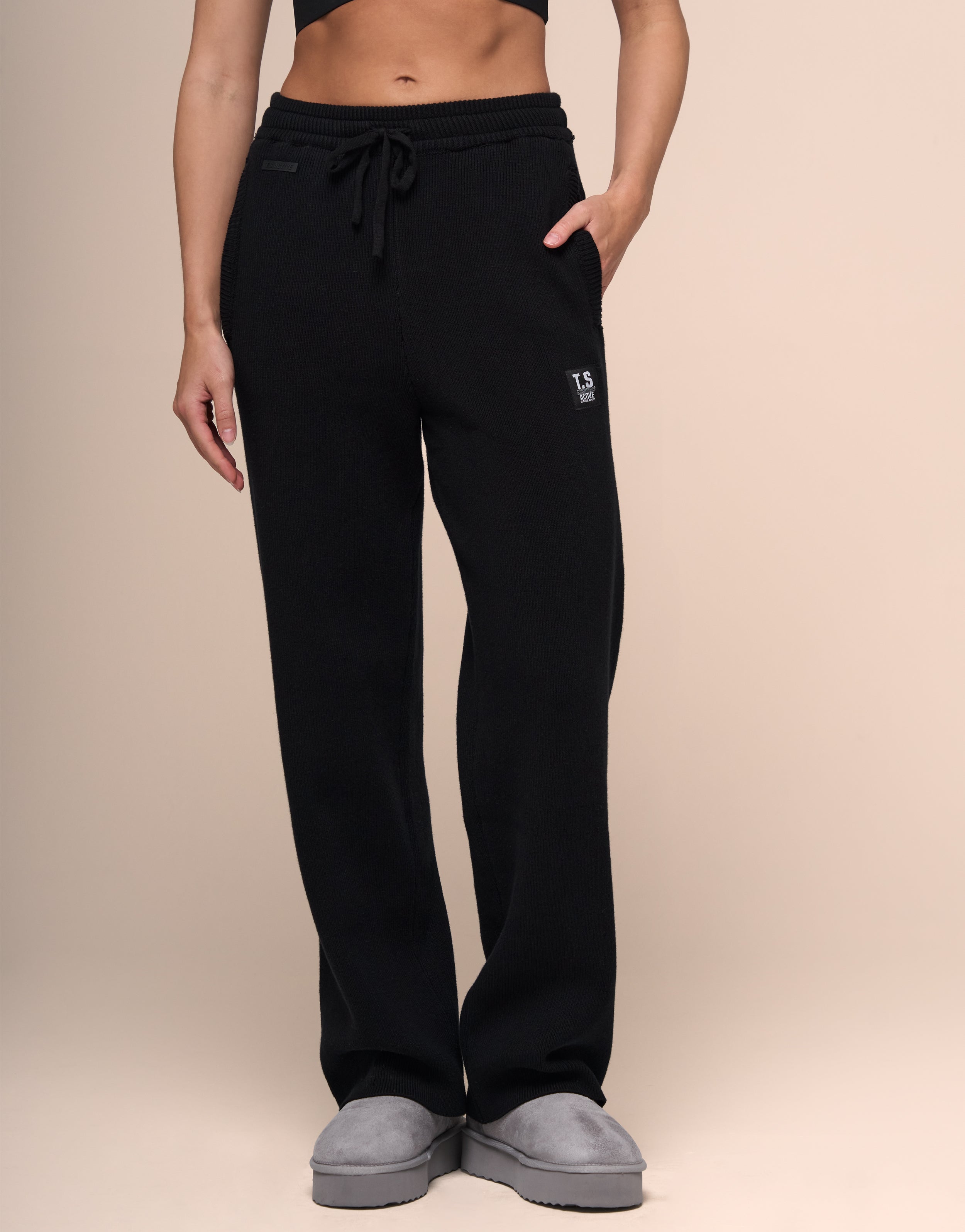 KNITTED BLACK JOGGER