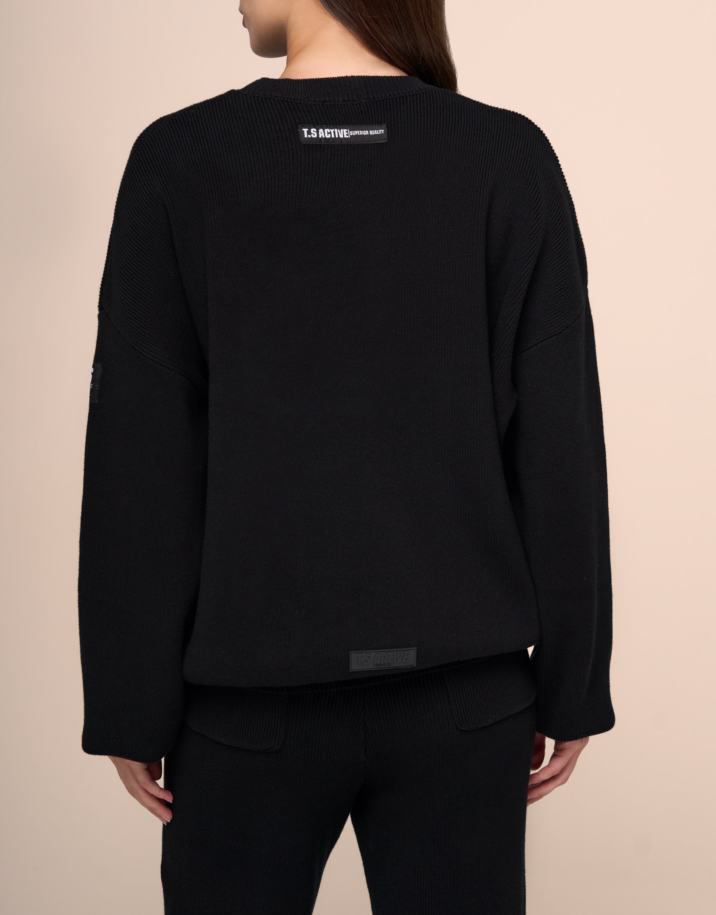 KNITTED BLACK HOODIE