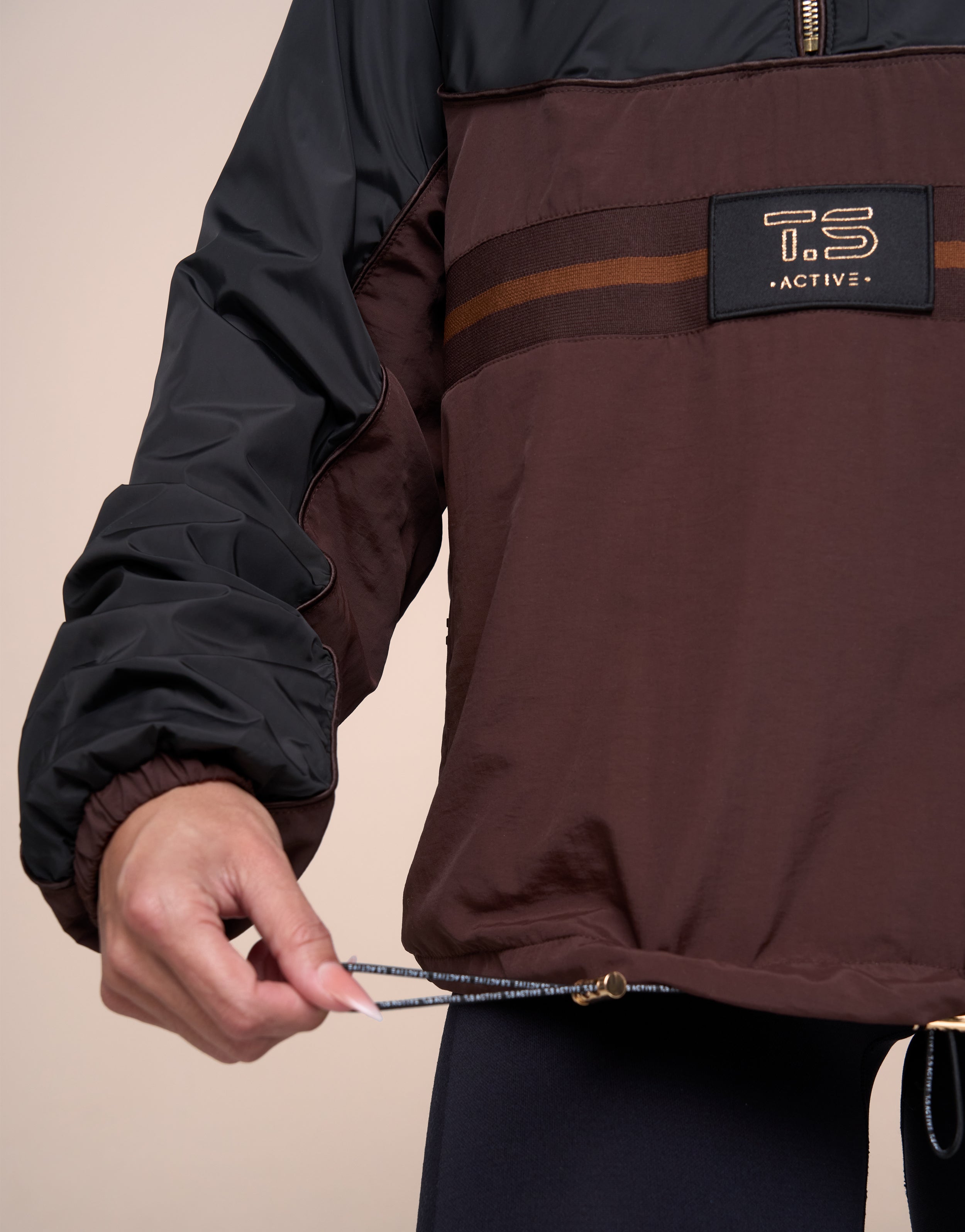 BARRE MOCHA WINDBREAK