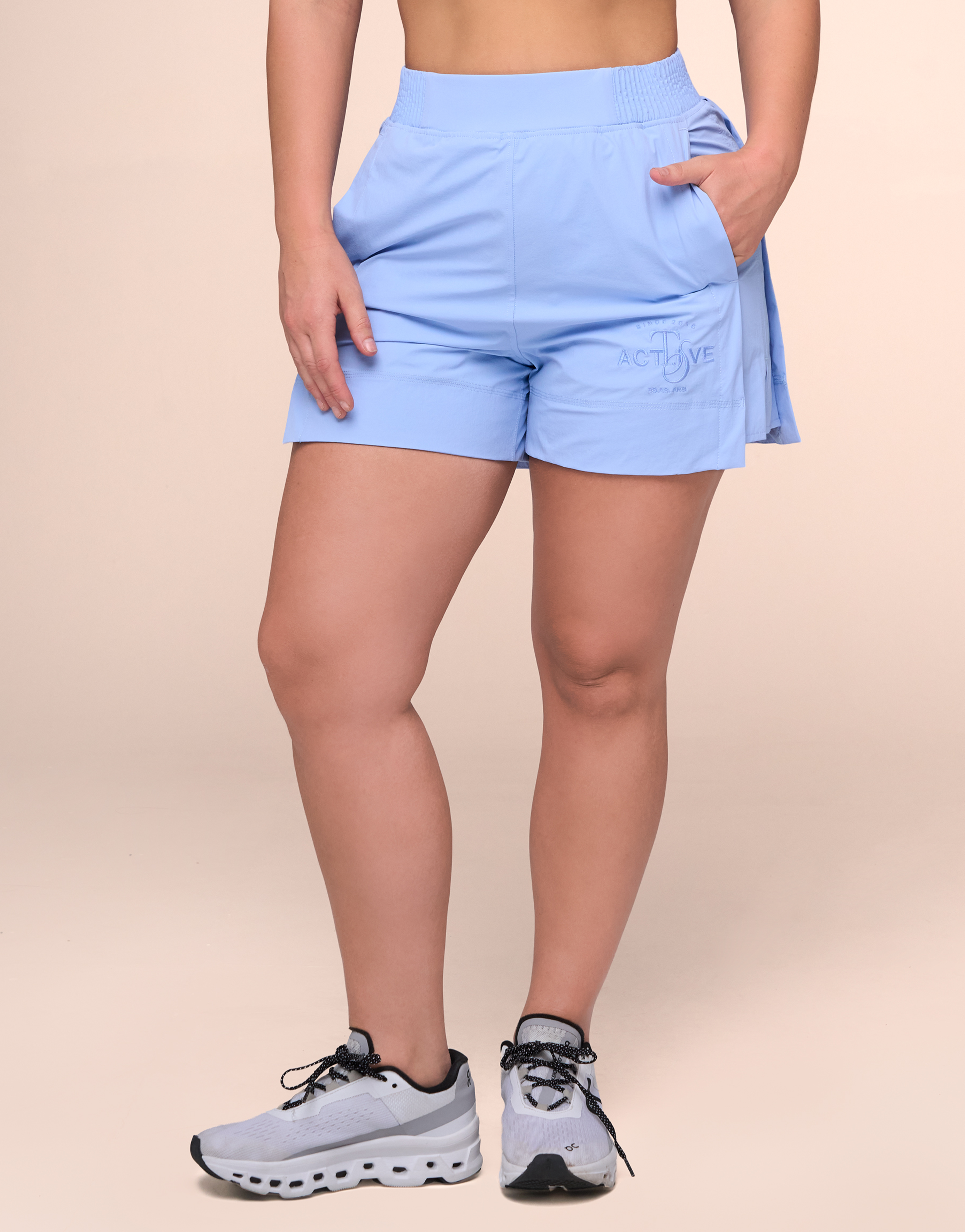 PALMS SKY SHORT