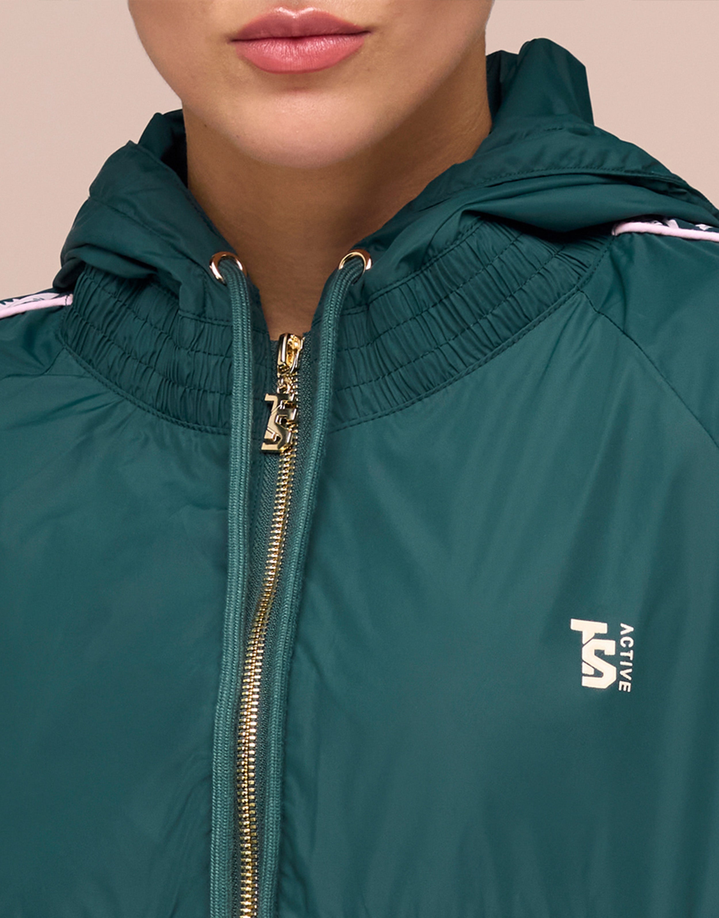 SPORTY GREEN WINDBREAK