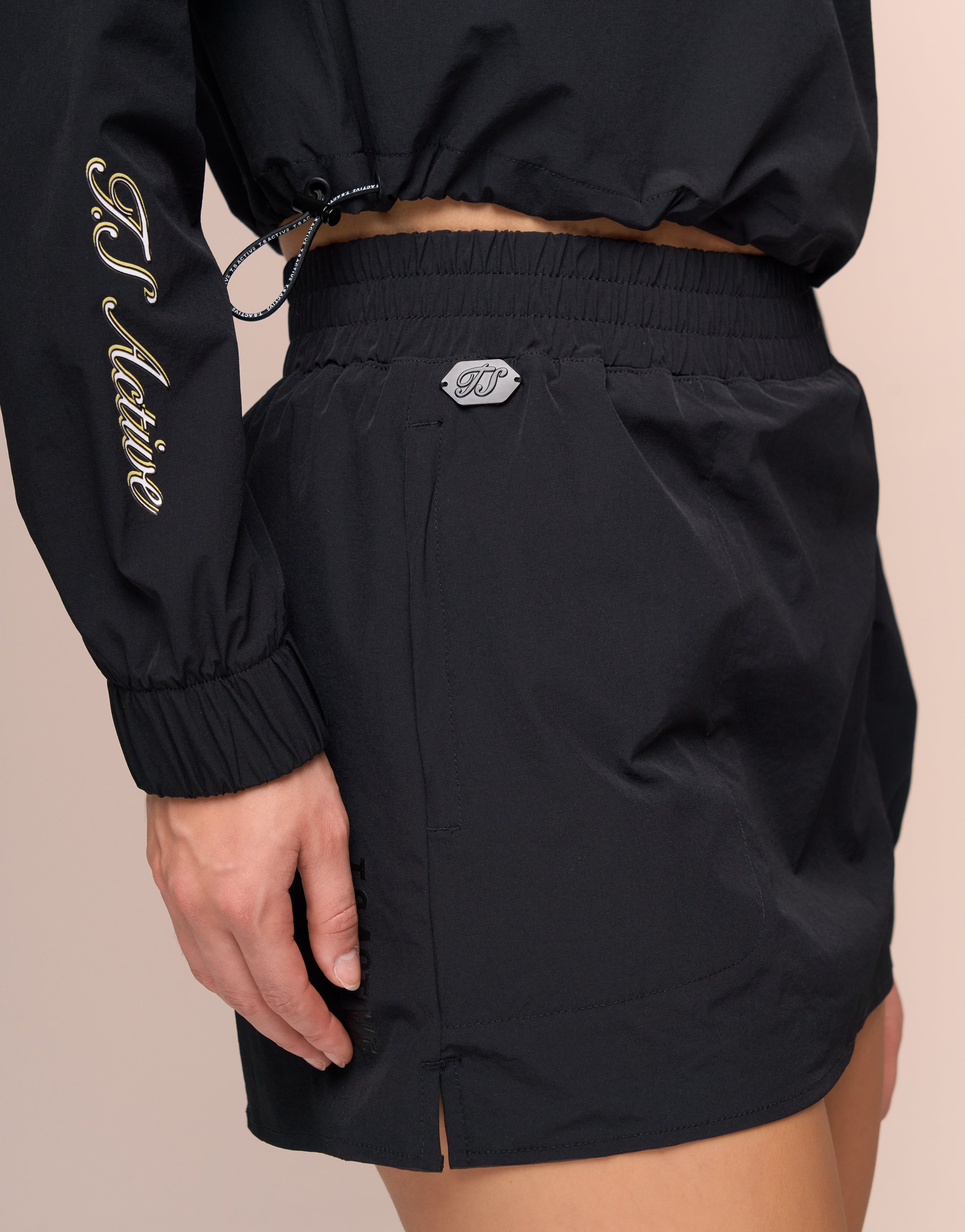 SPRING BLACK SKIRT