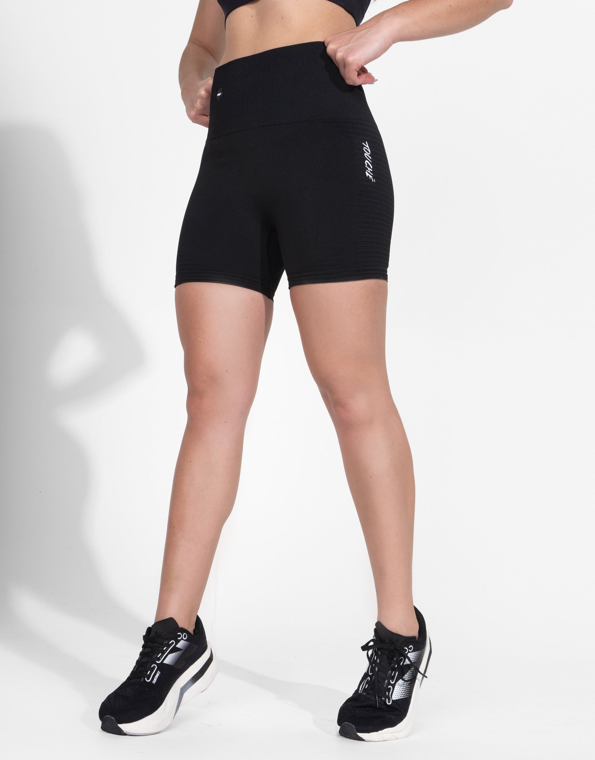 BLACK BREATHER SHORT