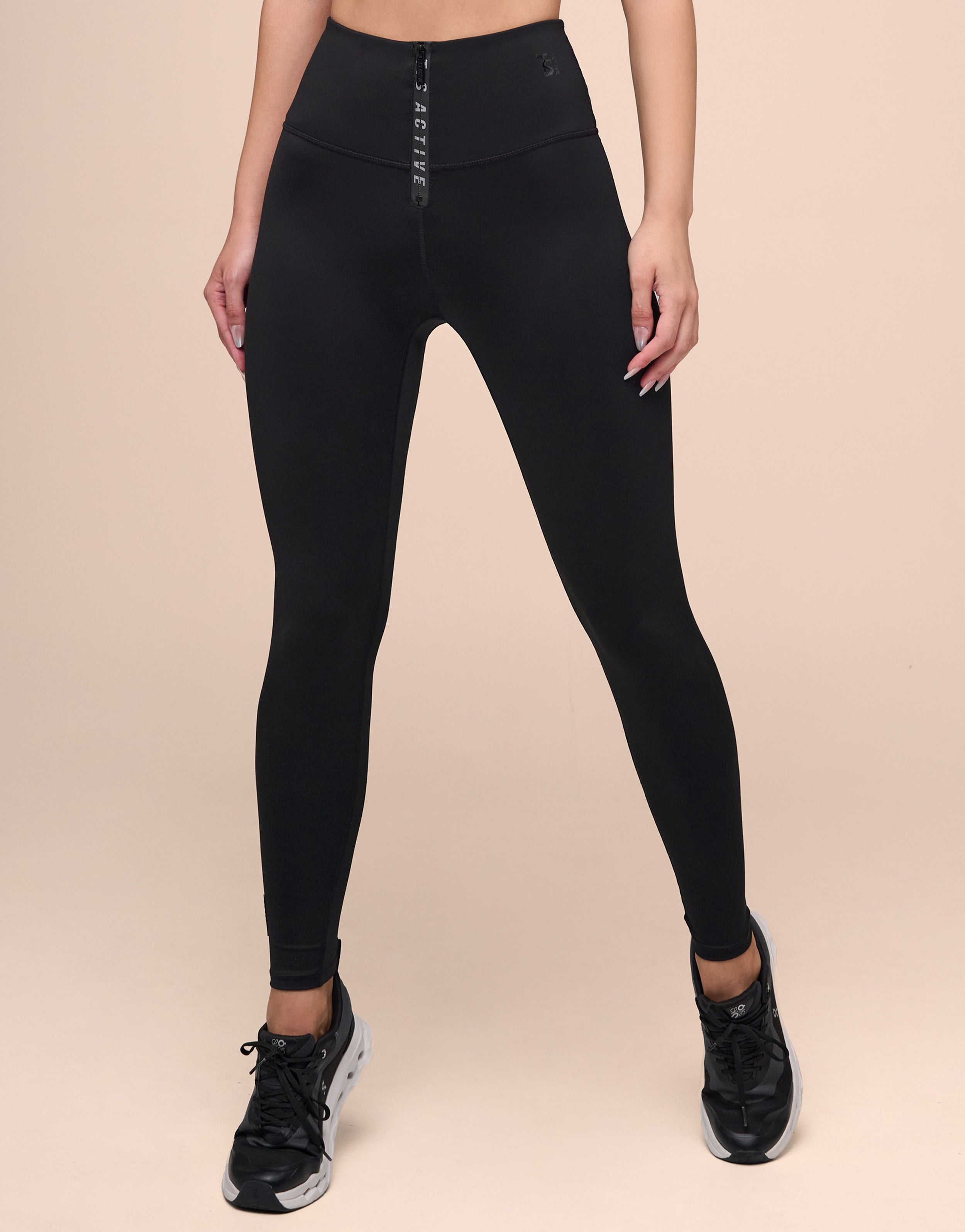 BLACK ZIPPED