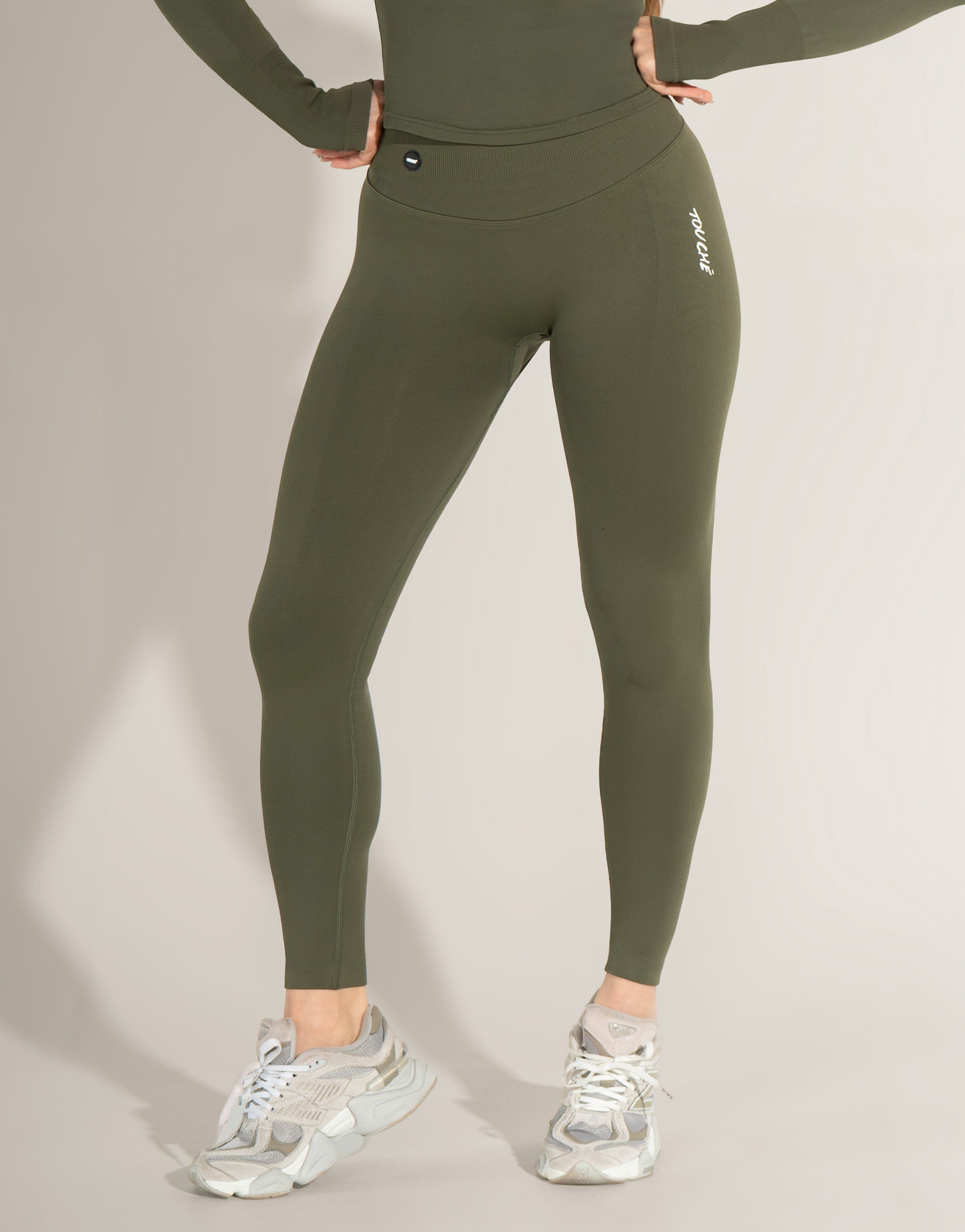 SPARK GREEN SEAMLESS