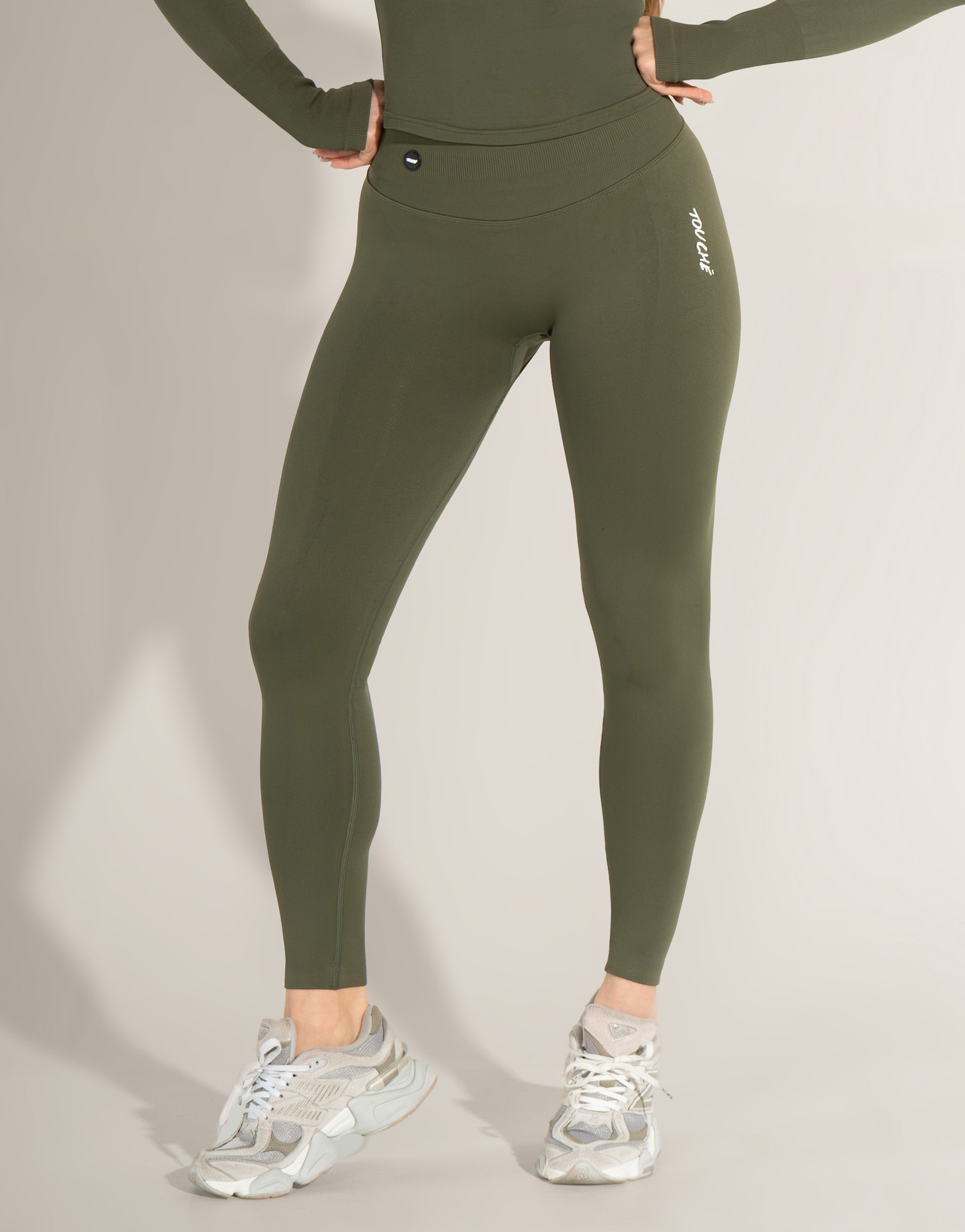 SPARK GREEN SEAMLESS