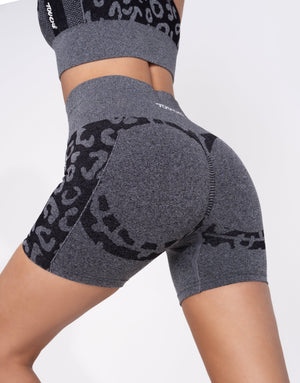 SHAPE BLACK SHORT