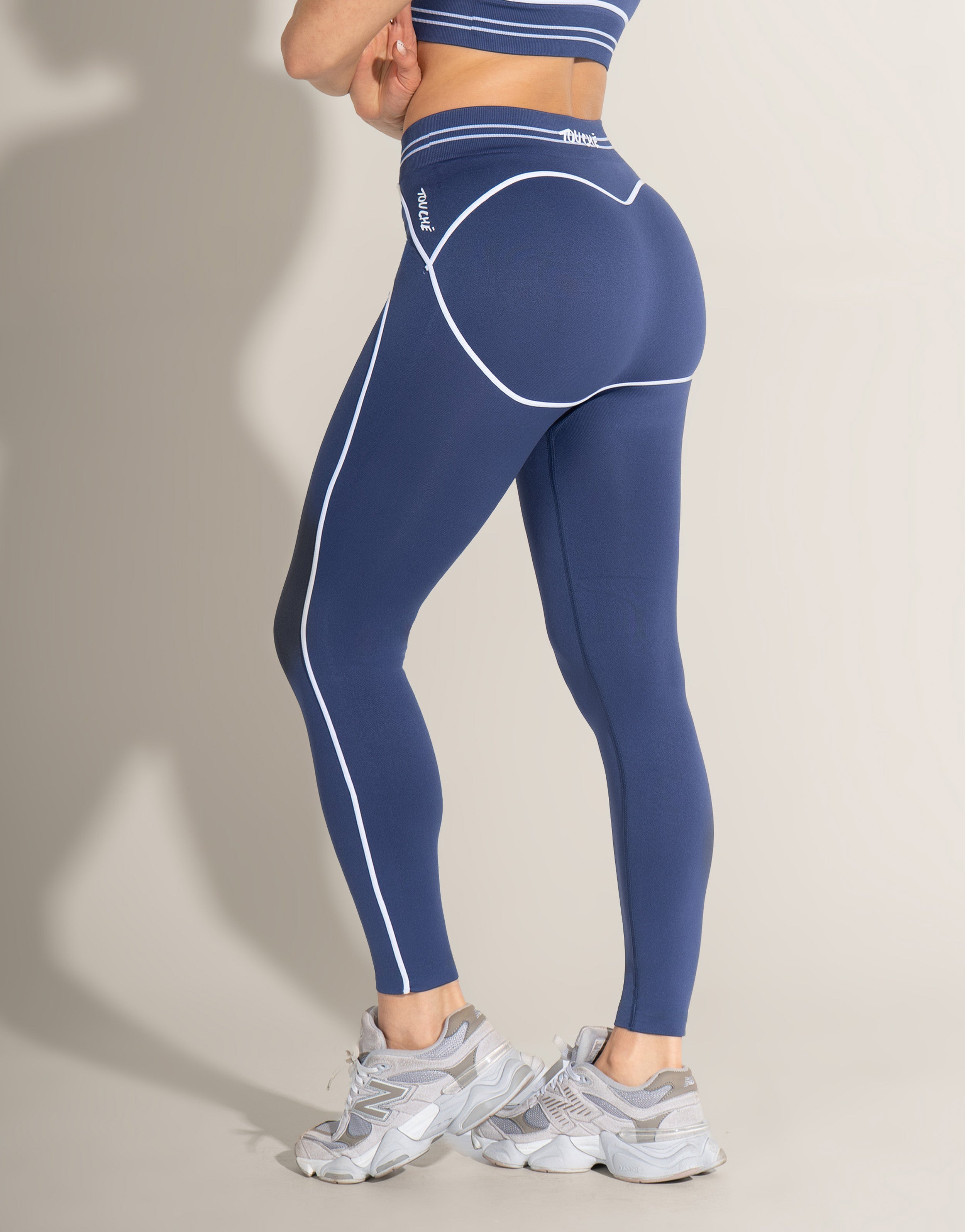 BLOOM BLUE SEAMLESS